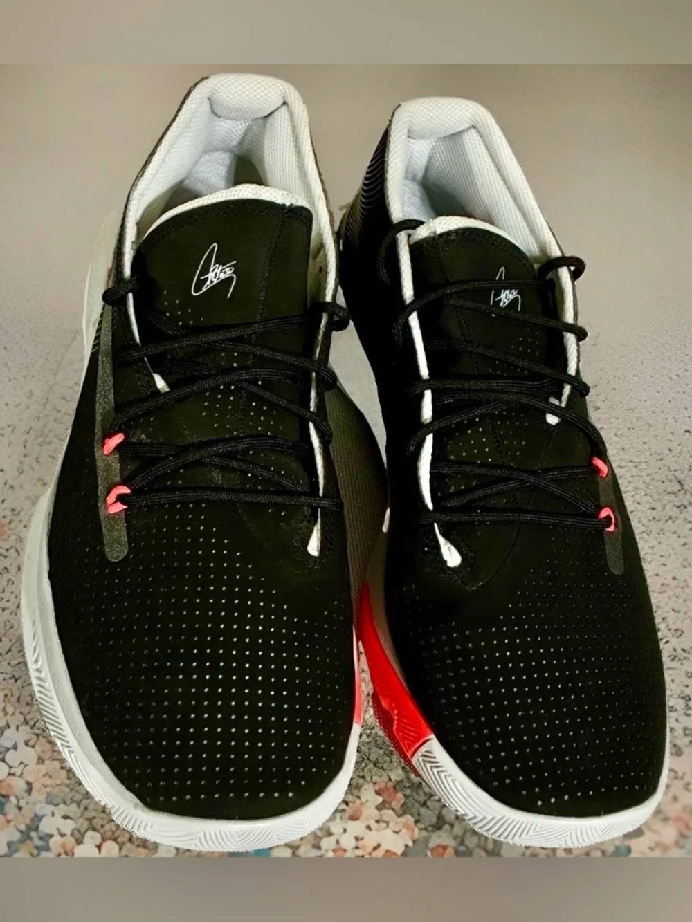 Under Armour Men’s Size 11.5 STEPH CURRY SC3ZERO III Basketball Sneakers